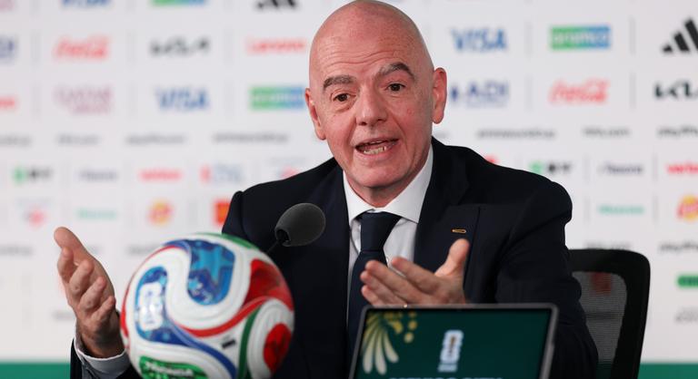 A FIFA elnöke is megszólalt a vb-ről kitiltott bíró ügyében: Sajnálatos, de nem vagyunk a világ urai