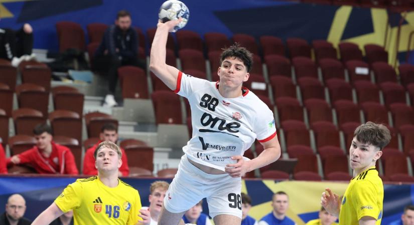 Kézilabda-csemege: a One Veszprém már nyaral, a bakonyi fiatalok viszont négyes döntőben szerepelnek