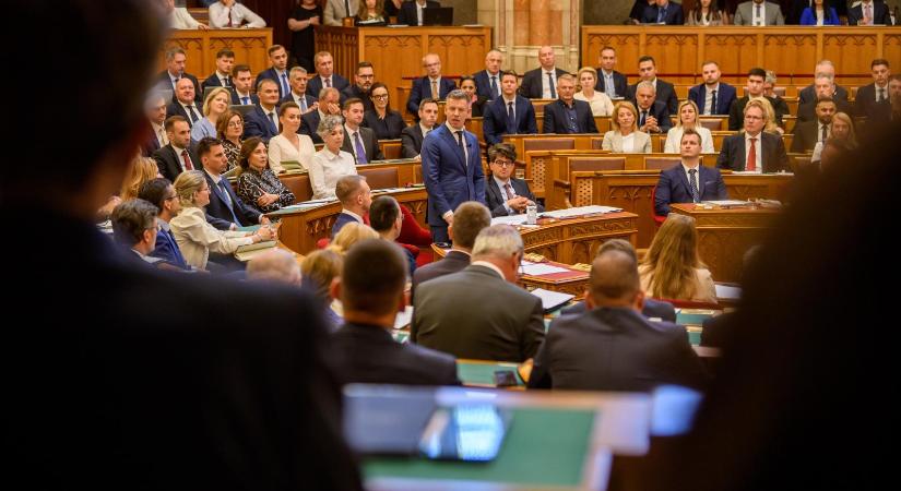 A közbeszerzésekre és az összeférhetetlenségre vonatkozó szabályokat is szigorítaná a Tisza-kormány