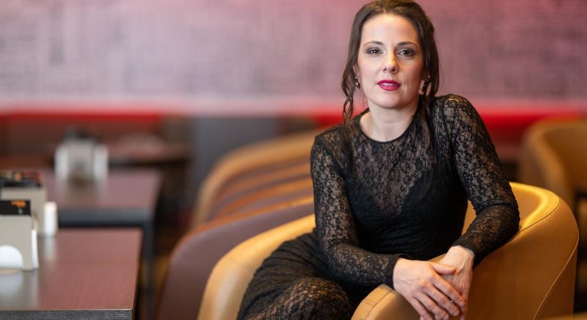 Fájdalmas döntést hozott meg Lovas Rozi