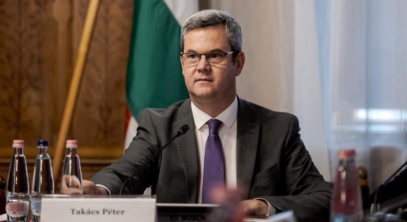 Takács Péter reagált Magyar Péter bejelentésére: „Egy kórházi klímarendszer nem olyan, mint a háztartási”