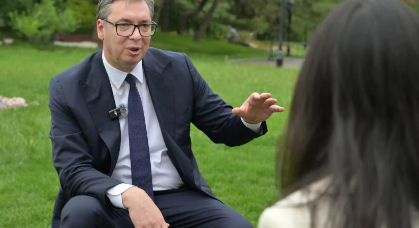 „Lemondani szándékozom" – Vučić előrehozott elnökválasztást jelez Szerbiában