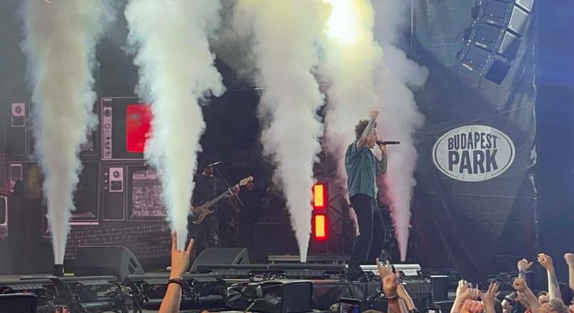 Két nappal a Metallica előtt Budapesten léptek fel a trónörököseik, a Papa Roach még mindig a magyarok kedvence