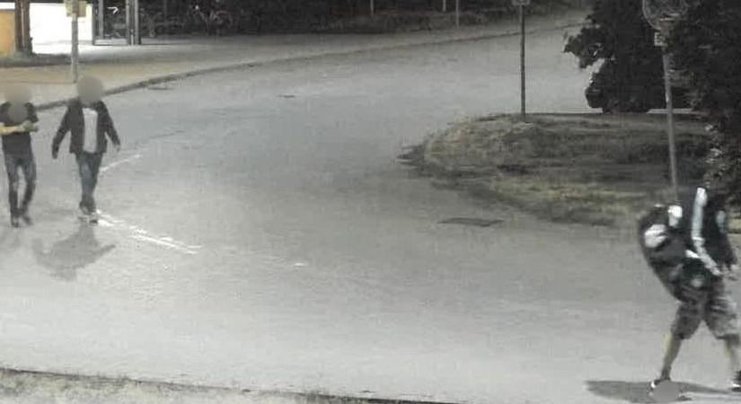Követték, majd a nyílt utcán verték földre és rabolták ki az ittas férfit Miklóson