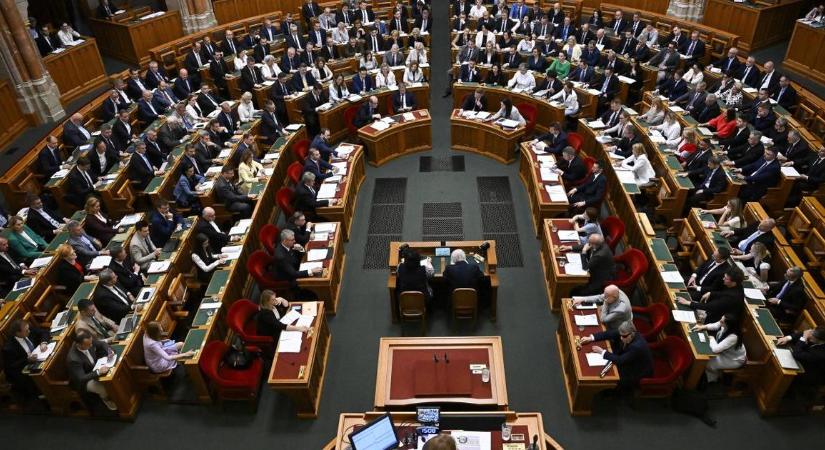 Rendkívüli parlamenti ülést kezdeményezett a kormány