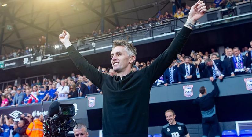 Premier League: egy hónappal a feljutás után lemondott Ipswich Town vezetőedzője