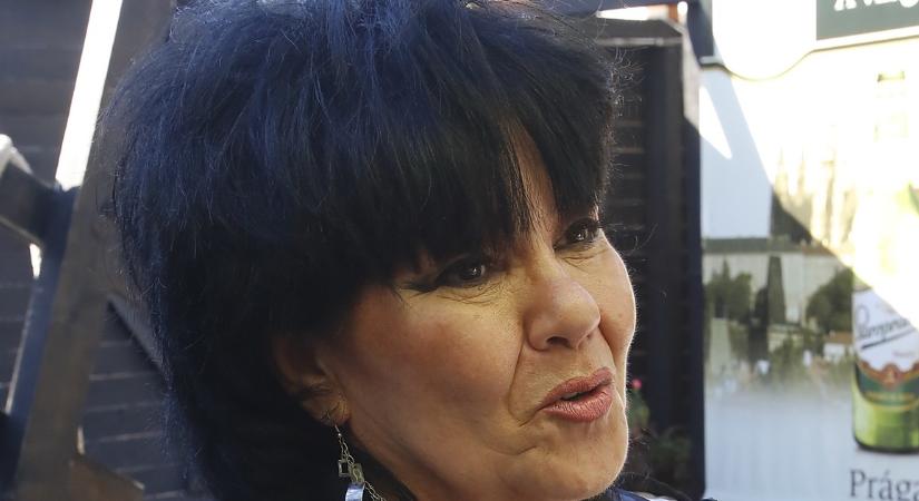 Dolly kipakol: eljött az idő, hogy mindent elmondjon