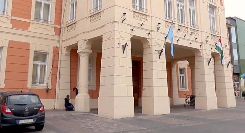 Szekszárd és Paks megússza, Bátaszék közel 60 milliót fizet az államnak – Íme a települések listája