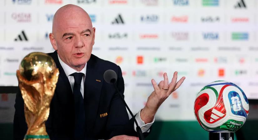 A FIFA elnöke kiverte a biztosítékot a foci-vb nyitómeccse előtt