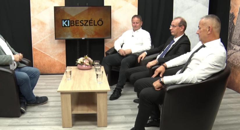 Az FC Nagykanizsa vezetői és Horváth Jácint polgármester a stúdióban