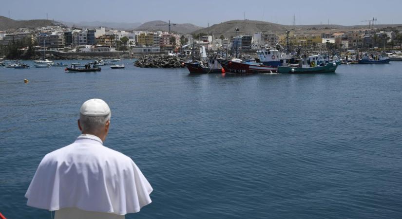 Leó pápa: Minden érkező hajó nemcsak migránsokat hoz, hanem magával hoz egy kérdést is: milyen világot építünk?