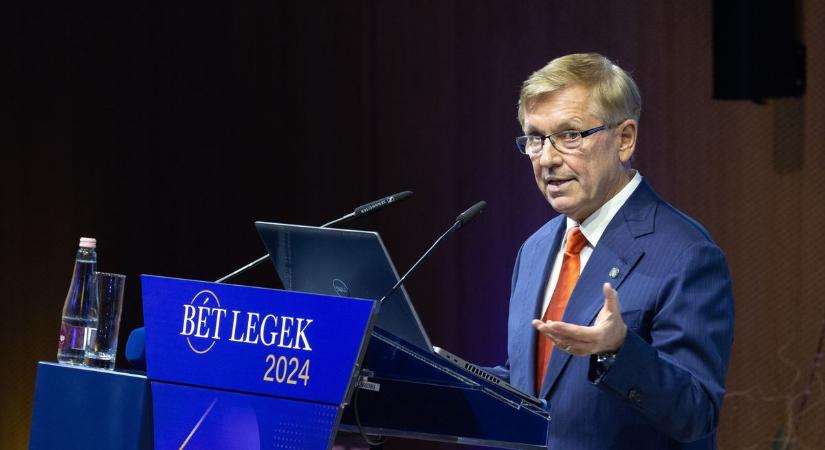 Varga Mihály vizsgálatot rendelt el, miután Matolcsy György több mint négyszer akkora végkielégítést kapott, mint Orbán Viktor