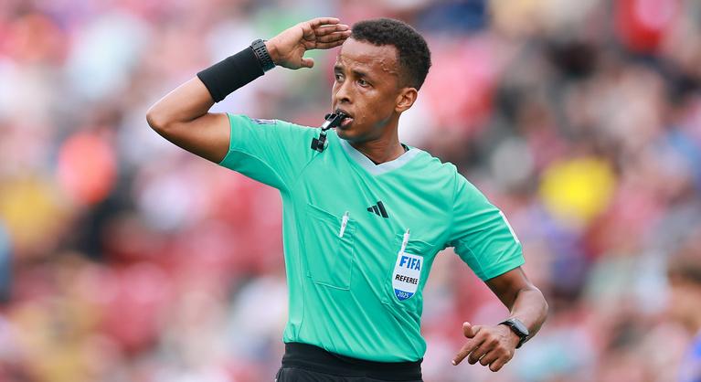 Az Egyesült Államokból kitiltott afrikai játékvezető megtisztelő feladatot kapott az UEFA-tól