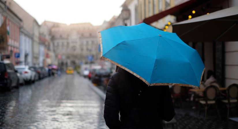 Meglepetést tartogat a hétvége: a szombati napsütés után esős fordulatot vesz az időjárás