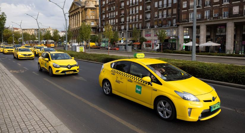 Vége a trükközésnek! Új, szigorú ellenőrzési rendszer jön a budapesti taxikban