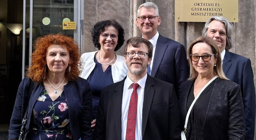 Hivatalosan is beiktatták az oktatási tárca államtitkárait