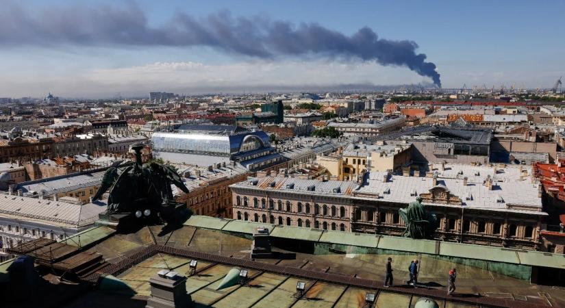 Megsorozták az ukrán drónok Szentpétervárt, Putyin szülővárosát