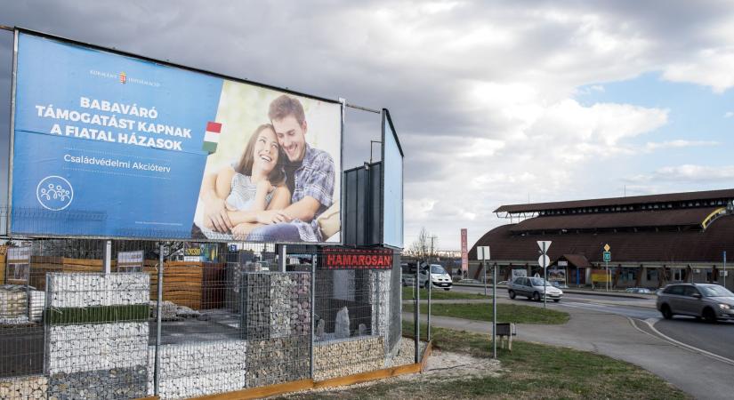 Babaváró: Több tízezren élnek stressz alatt, a kormány haladékot adott