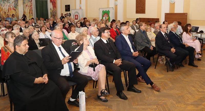 Öregdiák-nagytalálkozó a komáromi Selye János Gimnáziumban