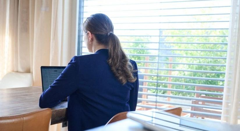 Túl lelkes volt? Azért rúgták ki, mert mindig túl korán ért be dolgozni