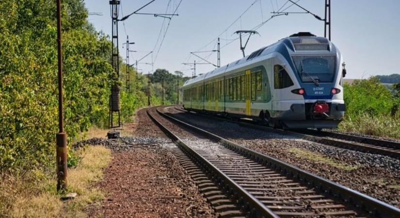 Több órája hibás: óvatosan közlekedjen mindenki a börcsi vasúti átjárónál!