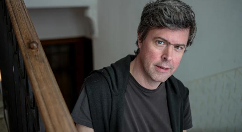 Az Ünnepi Könyvhét megnyitóján David Szalay skót kommunistáról, pécsi internetkávézóról és kiegyenlített tartozásról beszélt