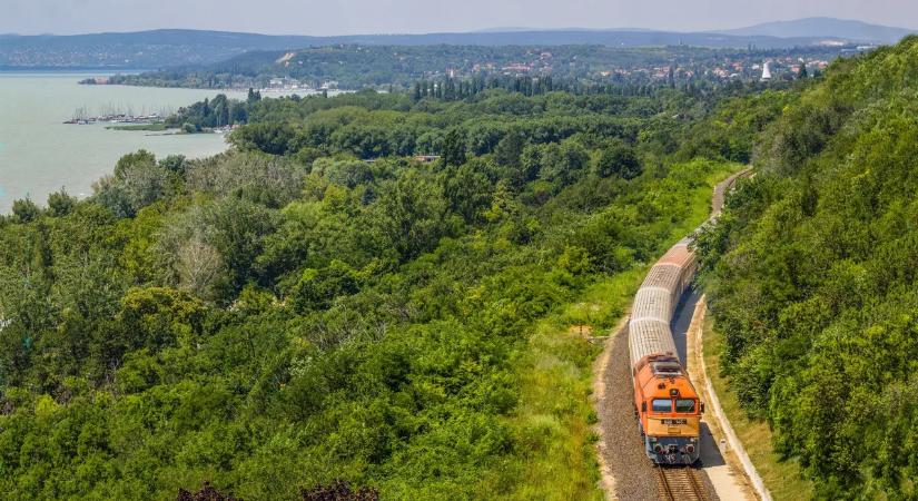 Vonat vagy autó? Idén így változtak a balatoni utazási költségek