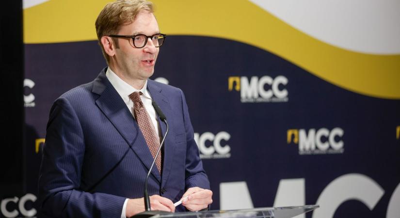 „Ne hagyjátok abba az álmodást” – diplomaosztót tartott az MCC