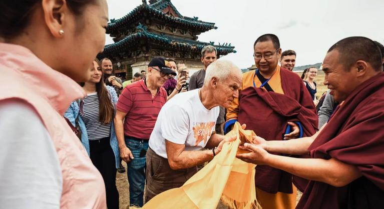 Drogos hippikből lettek a nyugati buddhizmus meghatározó alakjai