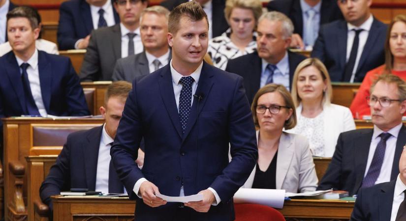 Térdsérülés után műtőasztalra került dr. Bódis Péter
