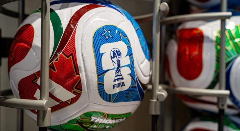 Kitoloncolt játékvezető, törölt jegyek, mégis minden rendben a FIFA szerint a vb előtt
