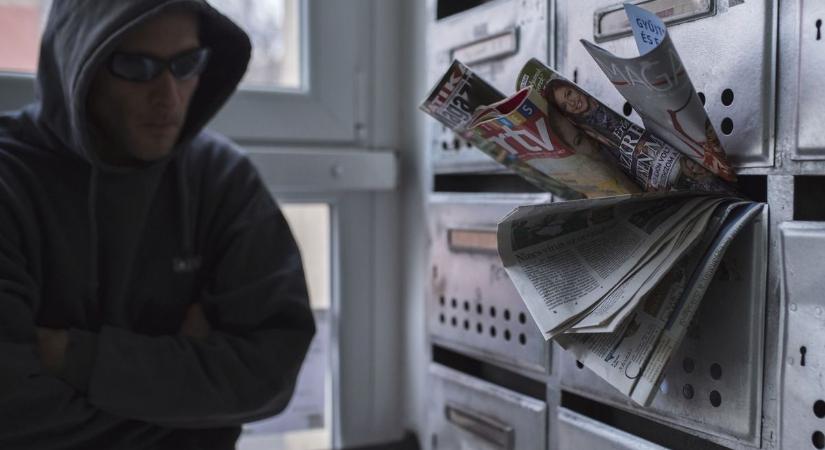 Sokkoló állapotok uralkodnak a kaposvári panelek lépcsőházaiban - egyre többen használják slozinak