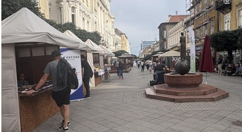 Könyvek, történetek és találkozások – megnyílt az Ünnepi Könyvhét Győrben