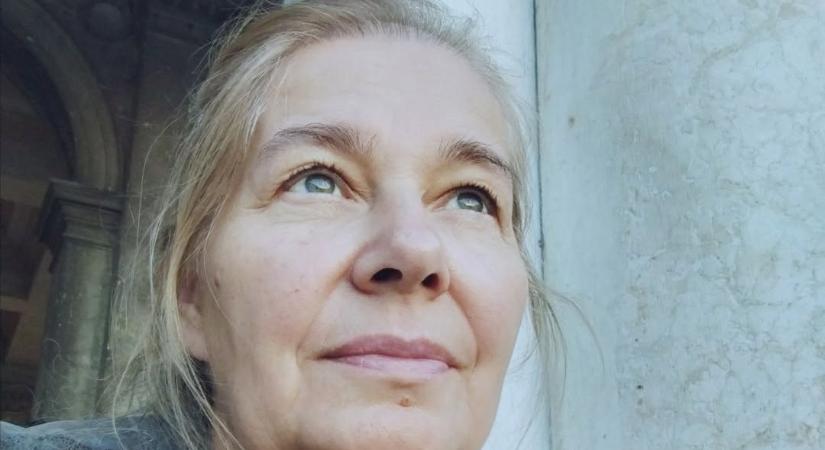 MIÉRT NYÚLUNK EGY KÖNYV UTÁN A KÖNYVESBOLTBAN? Interjú Révész Emesével, a Szép Magyar Könyv-díj zsűrielnökével