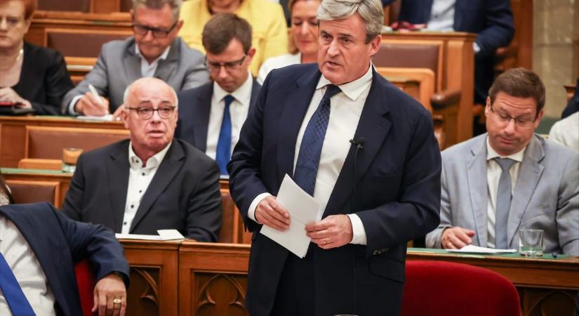 Kapitány Istvánnak frissítenie kellett a vagyonnyilatkozatát