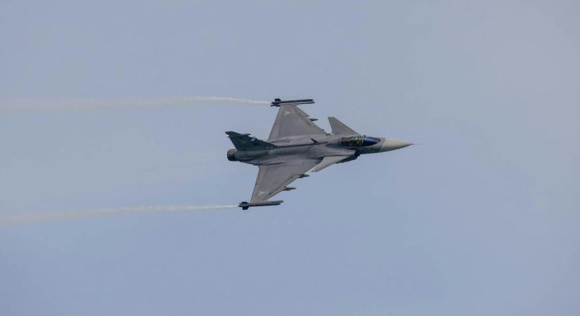 Késő este közölte a miniszterelnök: riadót rendelt el a Magyar Honvédségnek a NATO