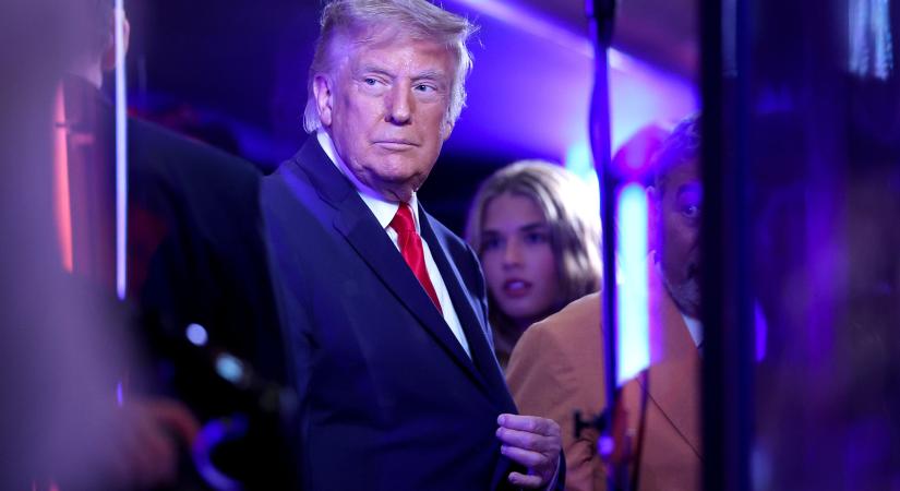 Trump lefújta a bombázásokat, szakad az olaj: Már a hétvégén aláírhatják a történelmi békét