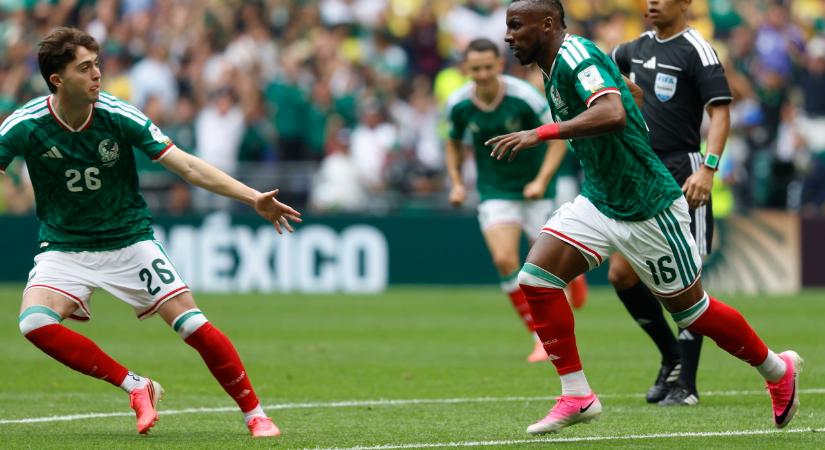 Foci-vb: Két gól, három kiállítás – Mexikónak „hullámzott” a győzelem