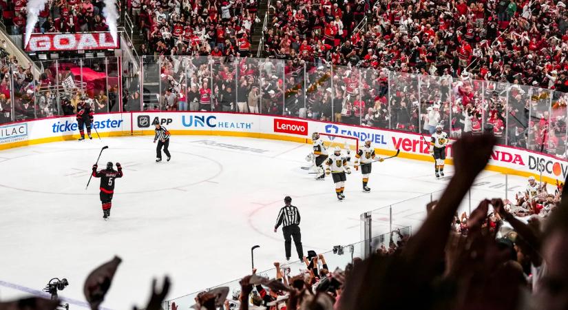 NHL: újra nyert, egy lépésre a bajnoki címtől a Carolina