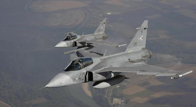 Riadóztatott Gripenek kísértek ki a magyar légtérből egy izraeli utasszállítót