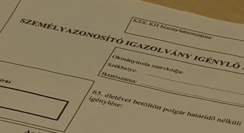 Véget ér egy korszak a személyi igazolványoknál