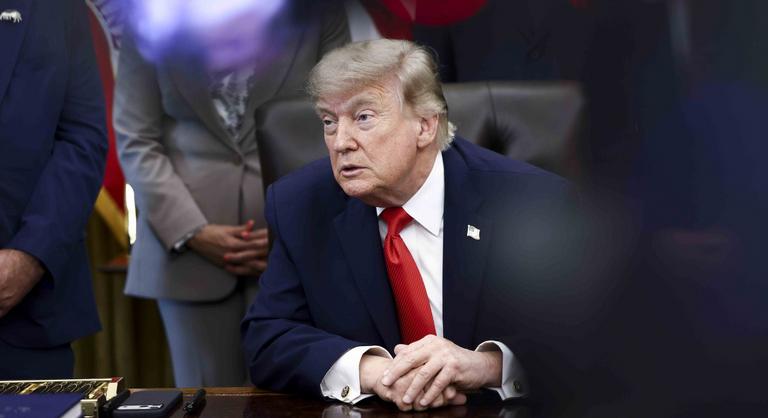 Donald Trump már aláírná a békemegállapodást, Teherán azonban nem hajlandó engedni a vörös vonalaiból