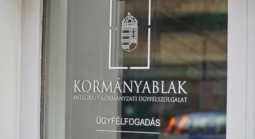 Érvényüket vesztik a régi, könyv formátumú személyazonosító igazolványok