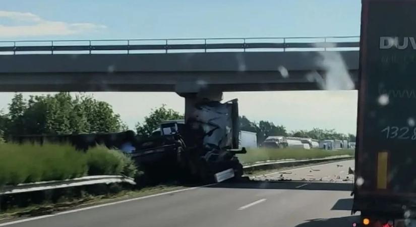 Fekete péntek a magyar utakon: halálos baleset történt az M3-as autópályán is