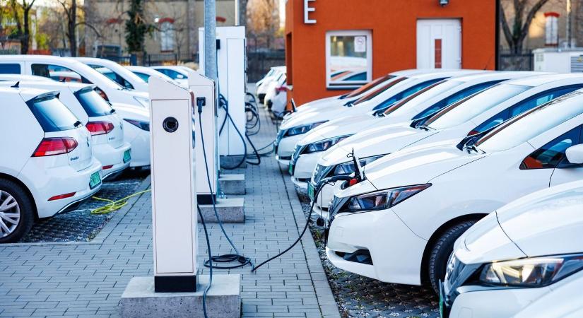 Utolsó pillanatban finomhangolták a céges elektromosautó-támogatási programot