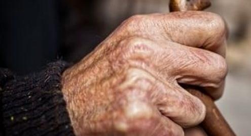 Átcsoportosítják a nyugdíjasoknak járó támogatásokat