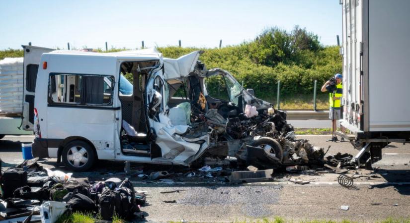Heten meghaltak egy balesetben az M1-es autópálya 113-as kilométerénél