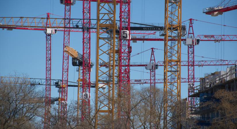 Kiss László óbudai polgármester kezdeményezte, hogy ne legyen kiemelt beruházás a Bécsi úti lakópark építése