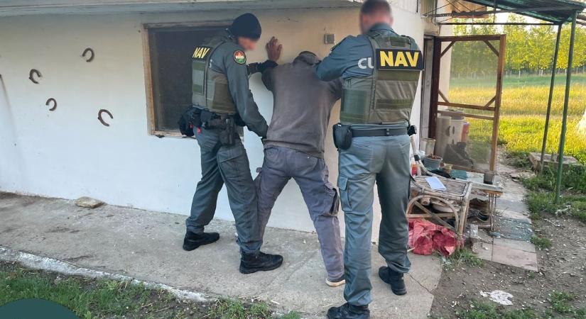 Balatoni számlagyárra csaptak le a NAV kommandósai