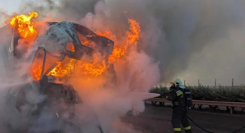 Az M1-es baleset nyolc áldozatot követelt, Magyar Péter is reagált a történtekre